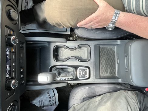 New 2026 Nissan Frontier SV w/ All-Weather Content Package AWD/4WD image 24