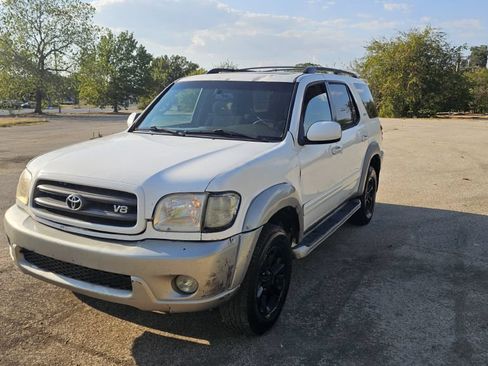 Used 2003 Toyota Sequoia SR5 RWD image 1