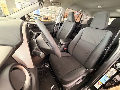 Used 2016 Toyota RAV4 LE image 12