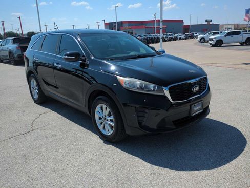 Used 2019 Kia Sorento FWD image 2