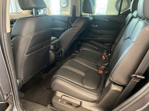 Used 2025 Honda Pilot EX-L image 33