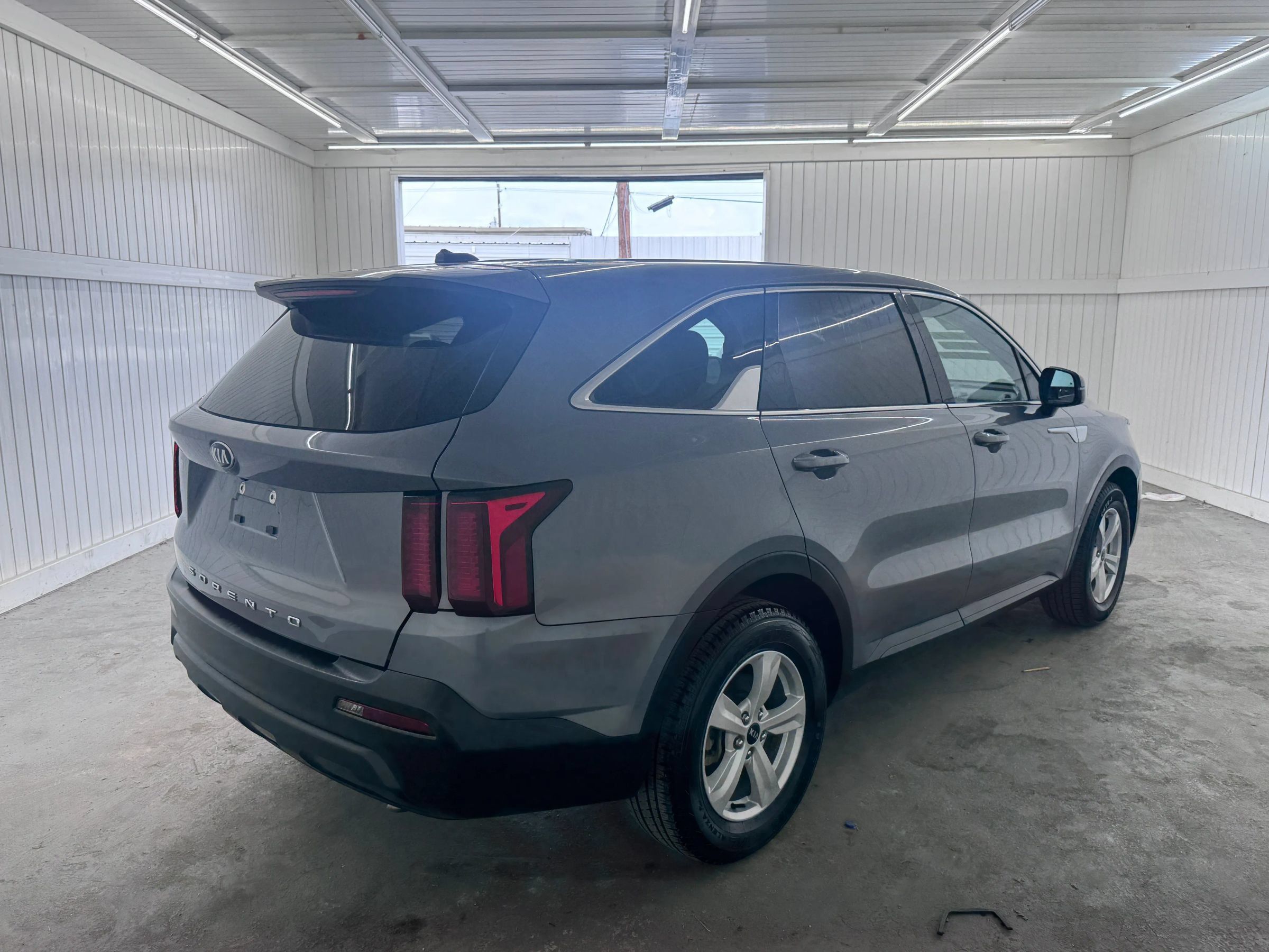 Used 2021 Kia Sorento LX FWD image 5