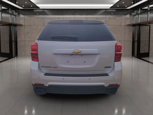 Used 2017 Chevrolet Equinox Premier w/ Enhanced Convenience Package image 4