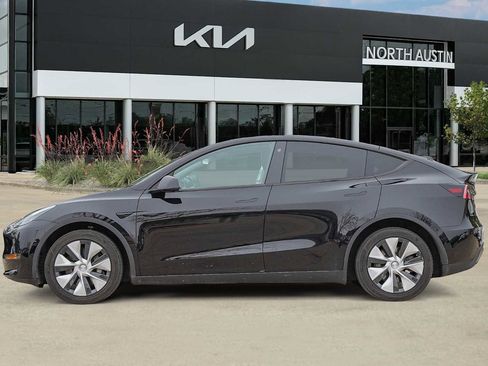 Used 2021 Tesla Model Y Long Range image 4