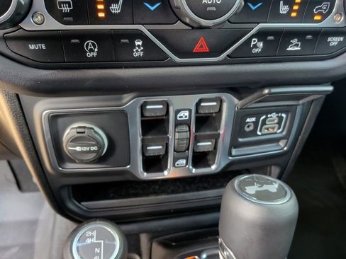 New 2025 Jeep Wrangler Unlimited Sahara w/ Safety Group AWD/4WD image 31