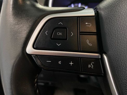 Used 2023 Toyota Highlander XLE AWD/4WD image 20