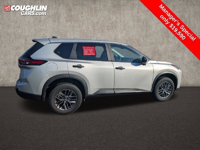 Used 2024 Nissan Rogue S AWD/4WD image 8
