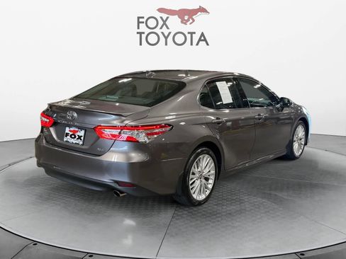 Used 2020 Toyota Camry XLE w/ Navigation Package FWD image 6