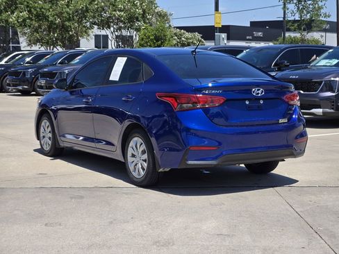Used 2022 Hyundai Accent SE FWD image 3