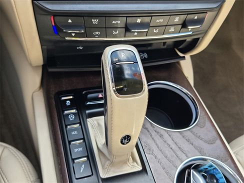 Used 2022 Maserati Quattroporte Modena image 25