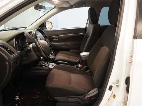 Used 2017 Mitsubishi Outlander Sport ES image 5