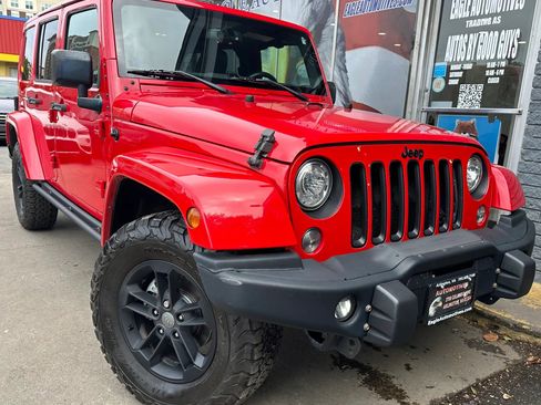 Used 2017 Jeep Wrangler Unlimited Sahara AWD/4WD image 1