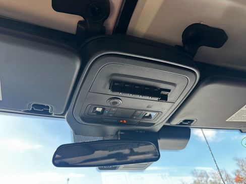 New 2025 Ford Bronco Badlands image 75