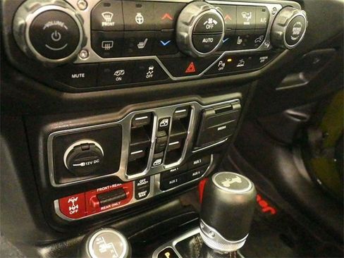 Used 2022 Jeep Wrangler Unlimited Rubicon w/ Xtreme Recon 35" Tire Package image 16