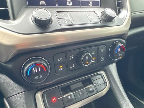 Used 2021 GMC Acadia Denali w/ Trailering Package image 16