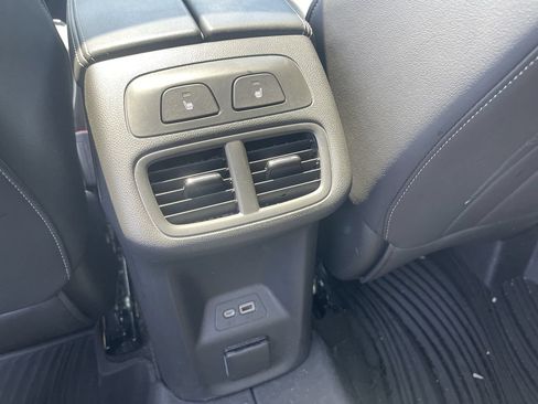Used 2023 Buick Envision Avenir AWD/4WD image 22