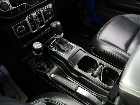 Used 2020 Jeep Gladiator Overland w/ Popular Equipment Package image 15