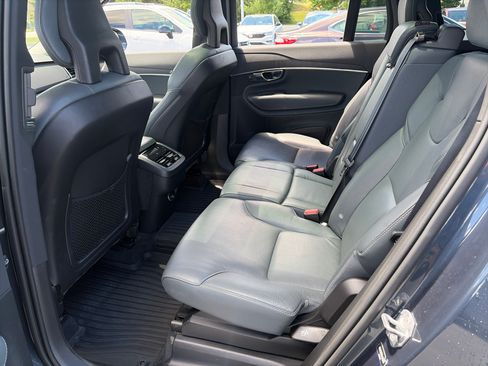 Used 2020 Volvo XC90 T6 Momentum w/ Protection Package Premier AWD/4WD image 2