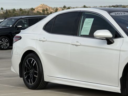 Used 2019 Toyota Camry XSE w/ Driver Assist Package FWD image 5