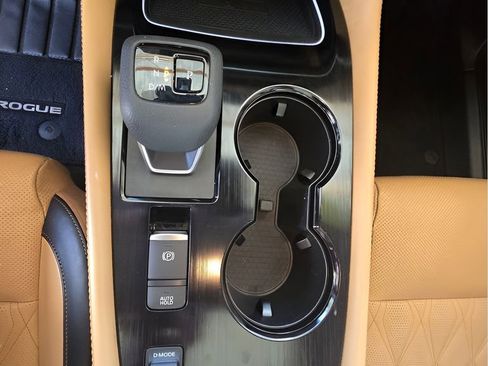 Used 2023 Nissan Rogue Platinum w/ Platinum Premium Package image 31