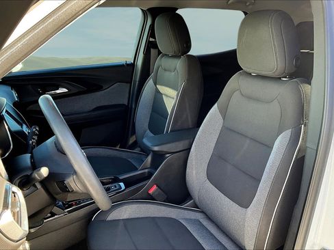 Used 2022 Chevrolet TrailBlazer LT w/ Driver Confidence Package image 13