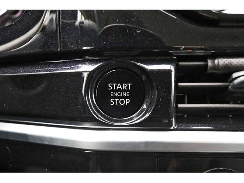 Used 2025 Nissan Pathfinder SV image 25