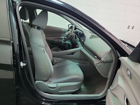 Used 2021 Hyundai Elantra SEL w/ Convenience Package FWD image 14