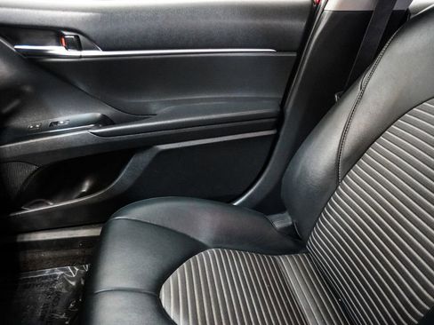 Used 2019 Toyota Camry SE image 28