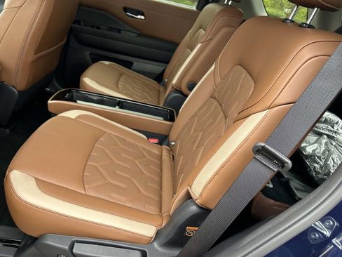 New 2026 Nissan Pathfinder Platinum AWD/4WD image 20