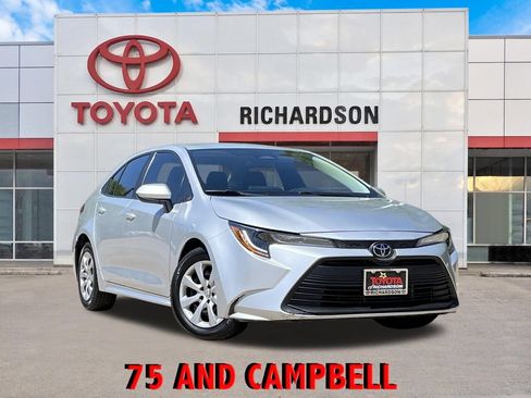 Used 2025 Toyota Corolla LE FWD image 1