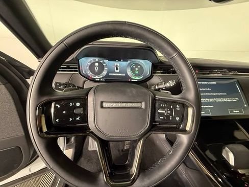 Used 2025 Land Rover Range Rover Sport Dynamic SE AWD/4WD image 16