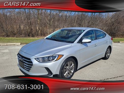 Used 2017 Hyundai Elantra SE image 1