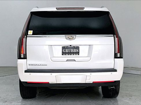 Used 2016 Cadillac Escalade Premium image 6