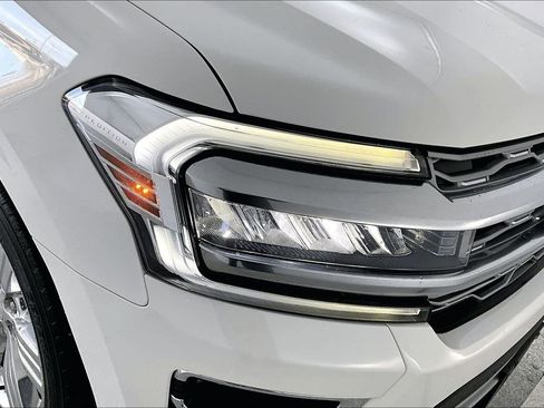 Used 2022 Ford Expedition Platinum image 39