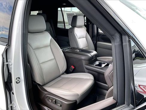 Used 2023 Chevrolet Tahoe Z71 w/ Luxury Package image 11