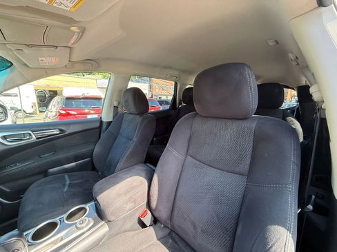Used 2015 Nissan Pathfinder SV w/ Cargo Package AWD/4WD image 22