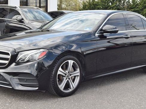 Used 2020 Mercedes-Benz E 350 4MATIC image 2