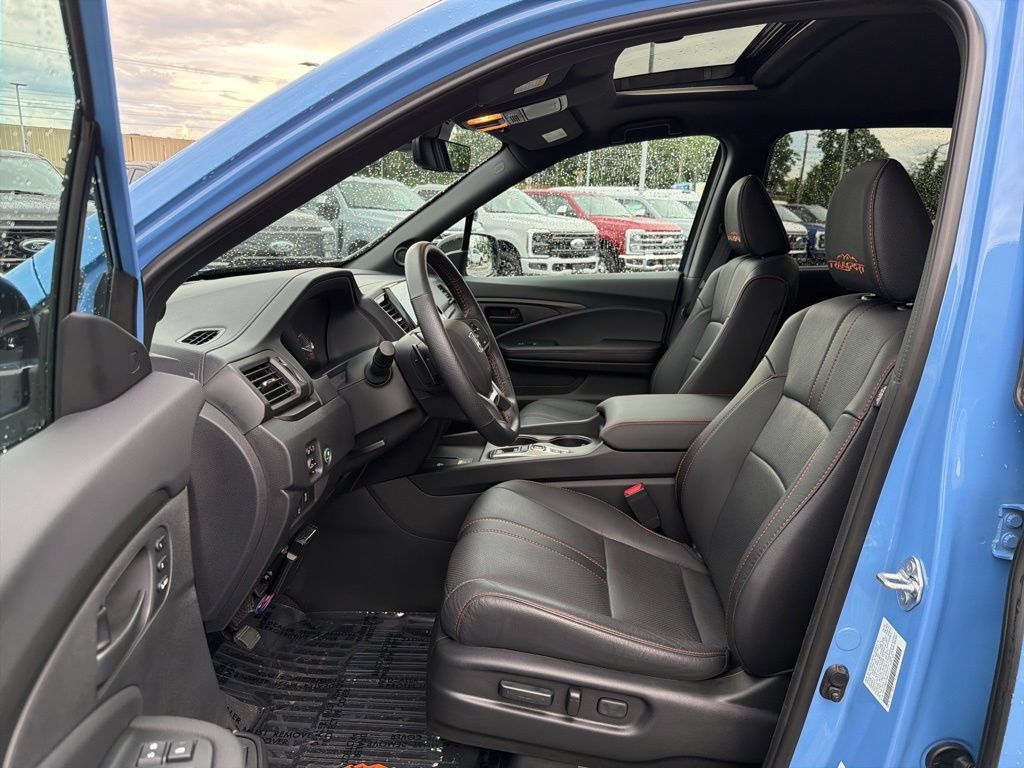 Used 2024 Honda Passport TrailSport image 11