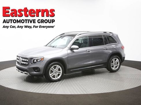 Used 2021 Mercedes-Benz GLB 250 4MATIC w/ Premium Package image 57