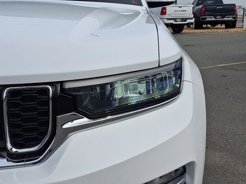 Used 2022 Jeep Grand Cherokee Limited 4xe image 8