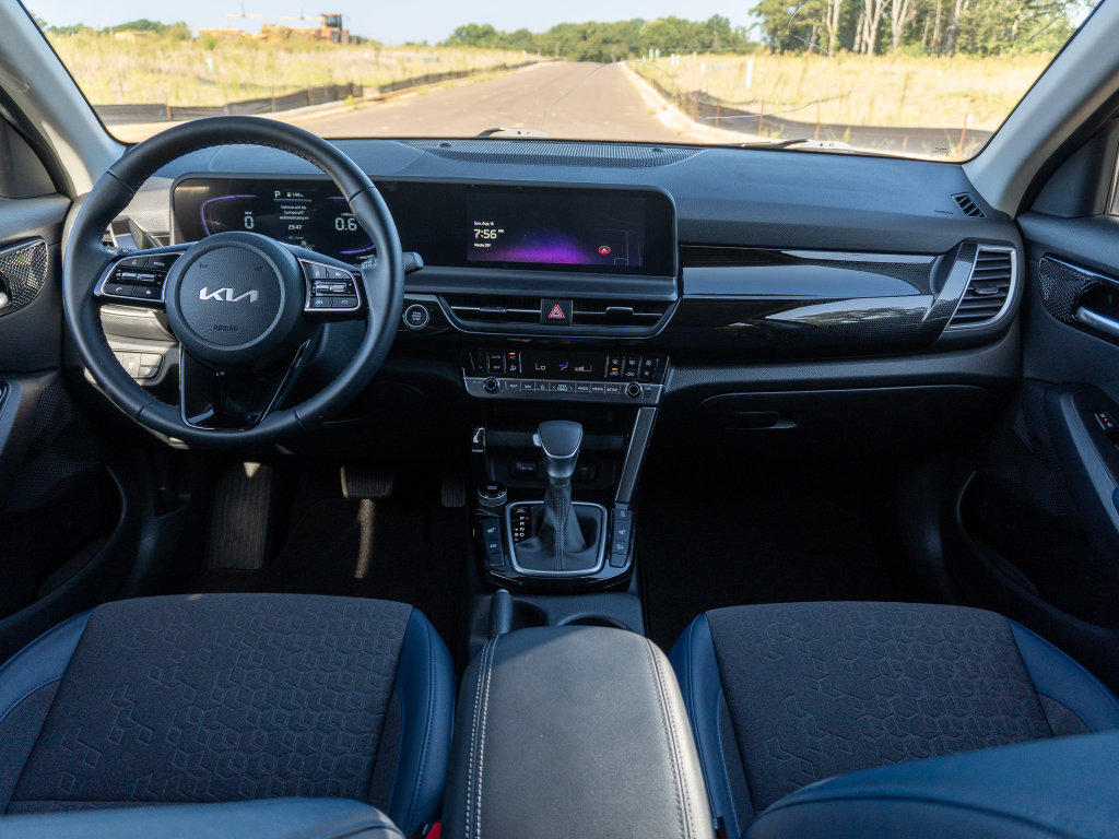 Used 2025 Kia Seltos S AWD/4WD image 20