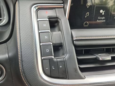 Used 2023 GMC Yukon XL AT4 AWD/4WD image 12