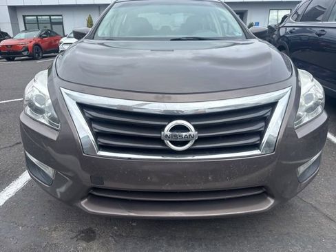 Used 2013 Nissan Altima 2.5 S FWD image 2