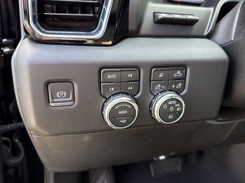 Used 2023 GMC Sierra 1500 Denali w/ Denali Reserve Package AWD/4WD image 30