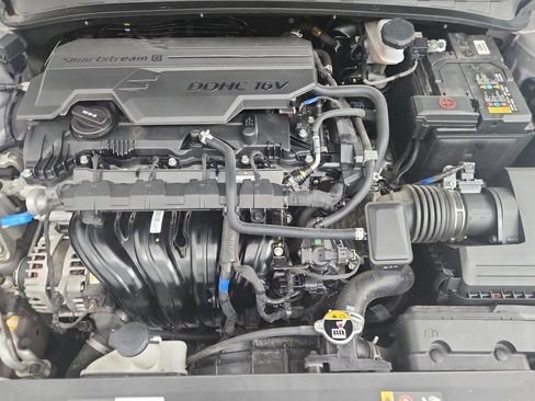 Used 2025 Hyundai Elantra SEL FWD image 38