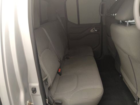 Used 2019 Nissan Frontier SV image 19