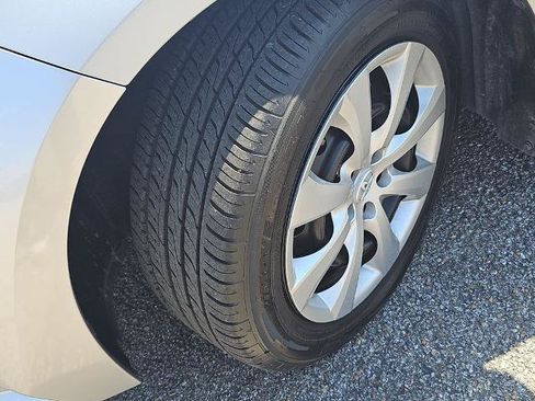 Used 2024 Toyota Corolla LE FWD image 31