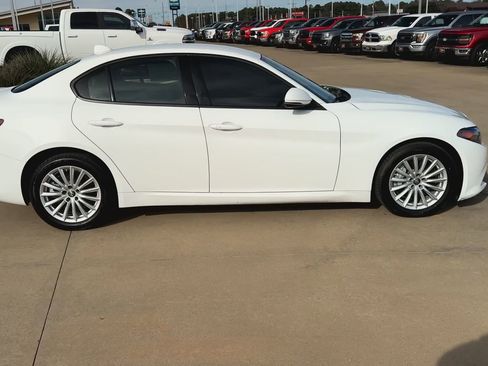 Used 2022 Alfa Romeo Giulia Sprint image 8