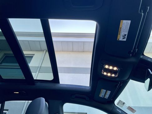 Used 2024 Mercedes-Benz GLE 350 4MATIC image 17