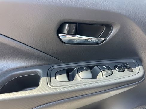 Used 2025 Nissan Versa SV FWD image 21